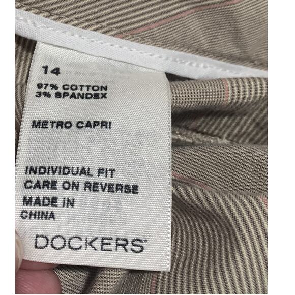 Docker's Metro Capri Women's Size 14 Light Brown Pinstripe - Picture 3 of 6